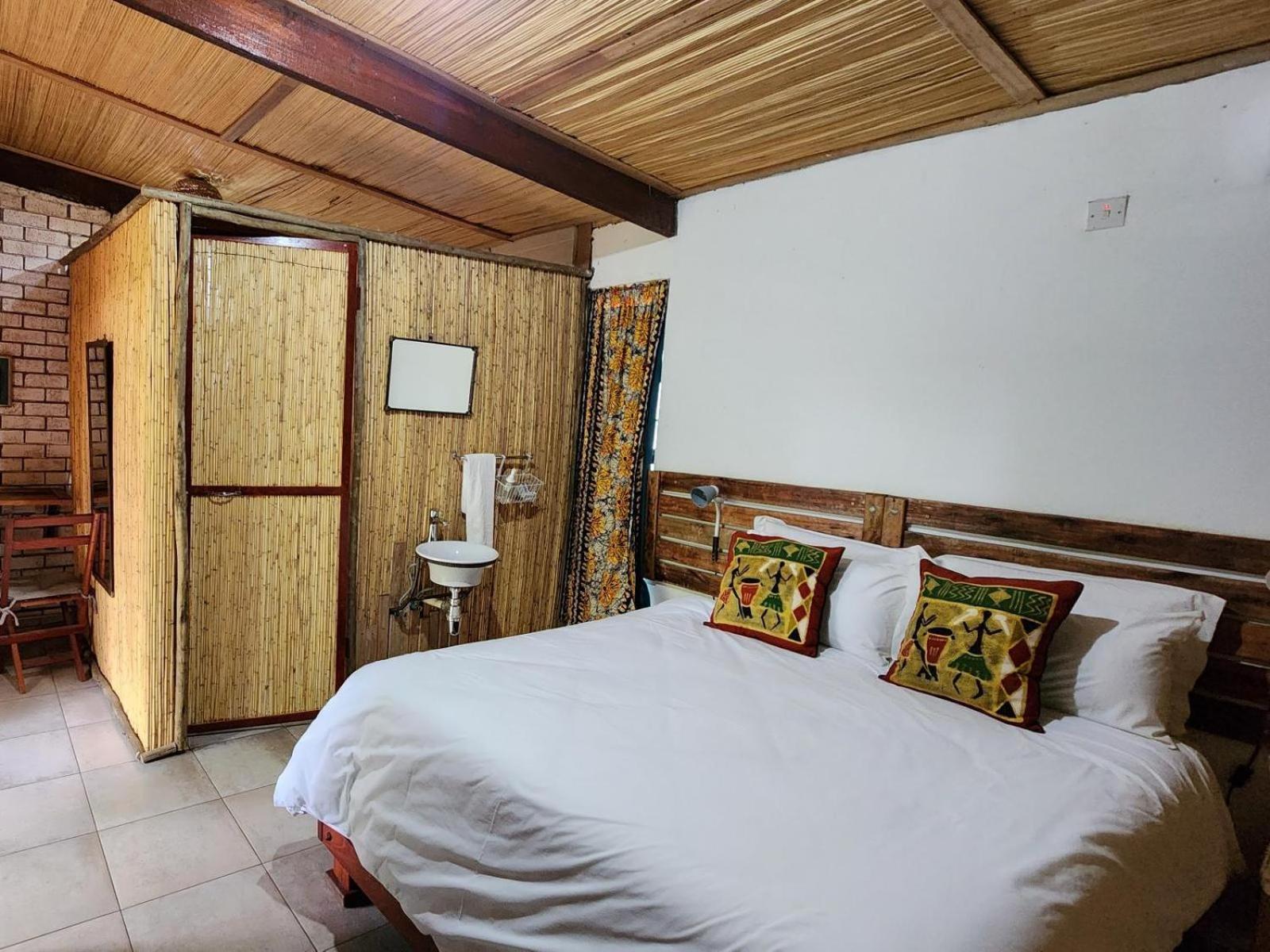 Nxabii Cottages Kasane Room photo